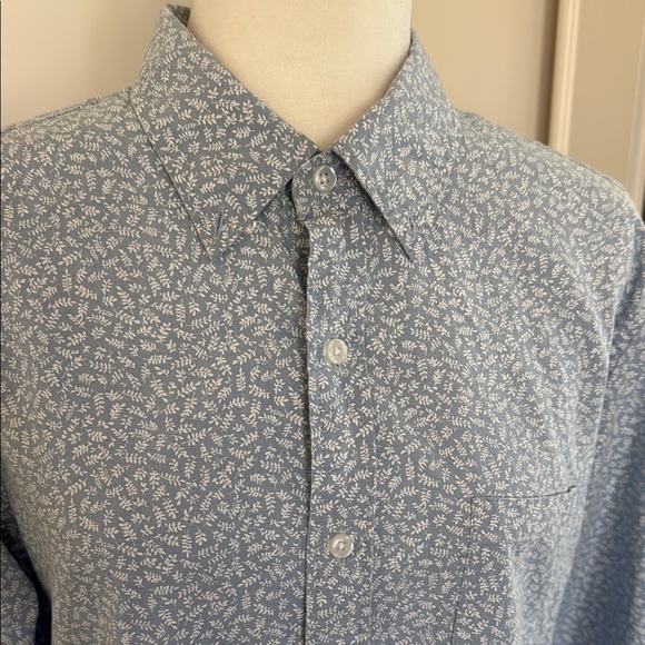 J. Crew Men's Slim Untucked Button Down Shirt Large Blue Floral Cotton L - Picture 2 of 5